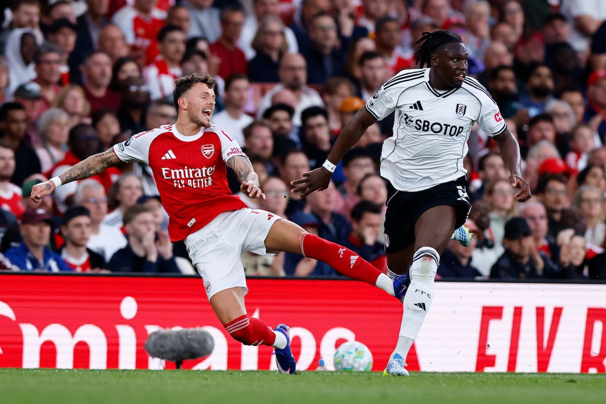 Arsenal hace lo suyo y sigue en la cima en la Premier League