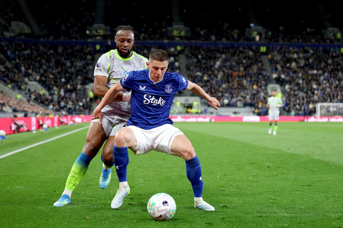 Premier League: este fue el aficionado detenido por insultos racistas