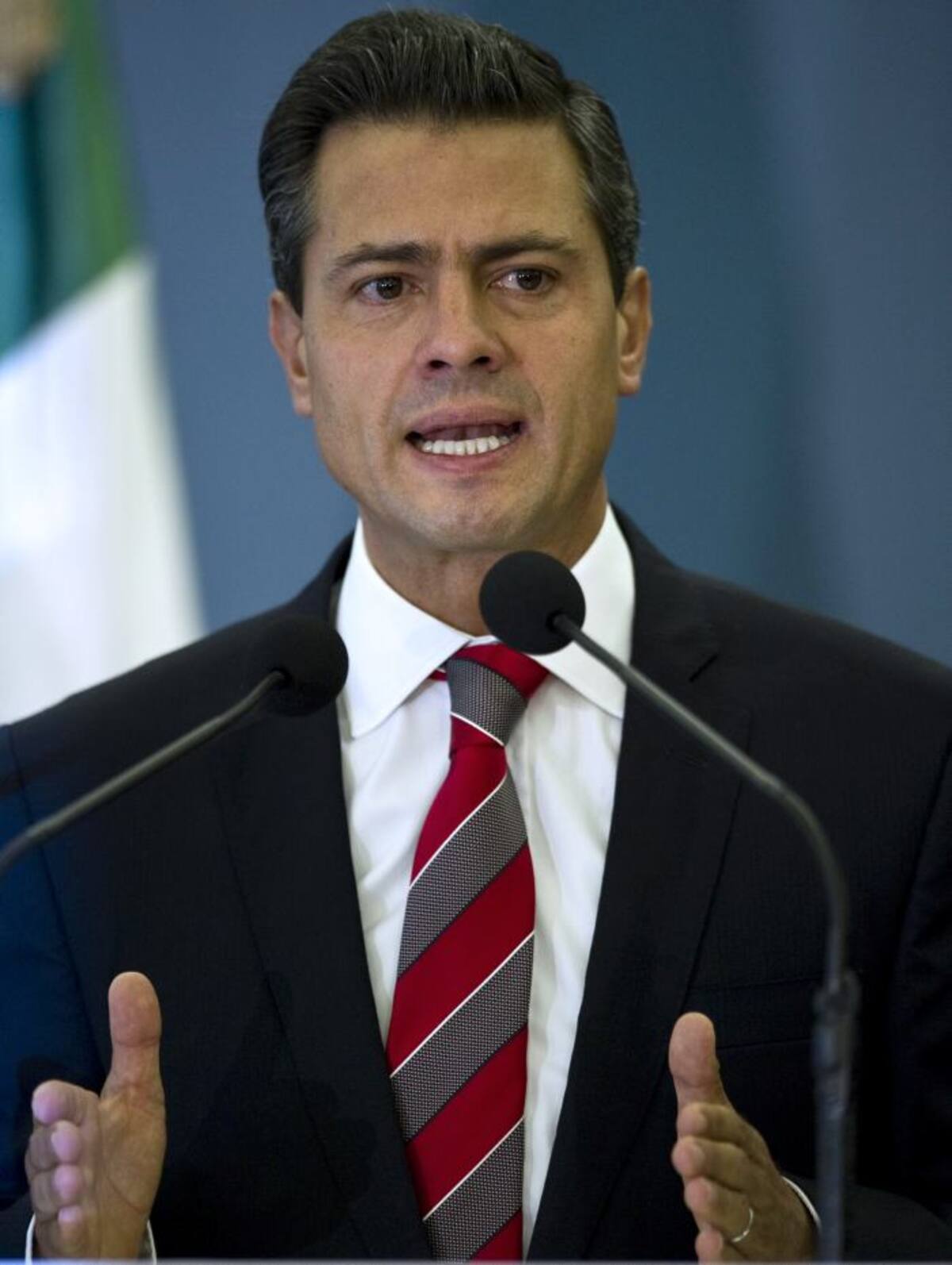 Presidente Peña Nieto invitará al papa Francisco a visitar México AFP