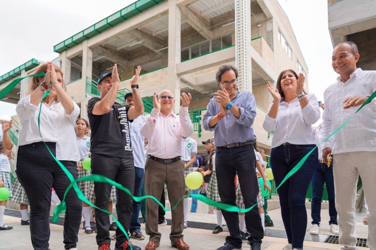 Entregan obras de ampliación del colegio Isaac Newton de Barranquilla. // Foto: Mineducación