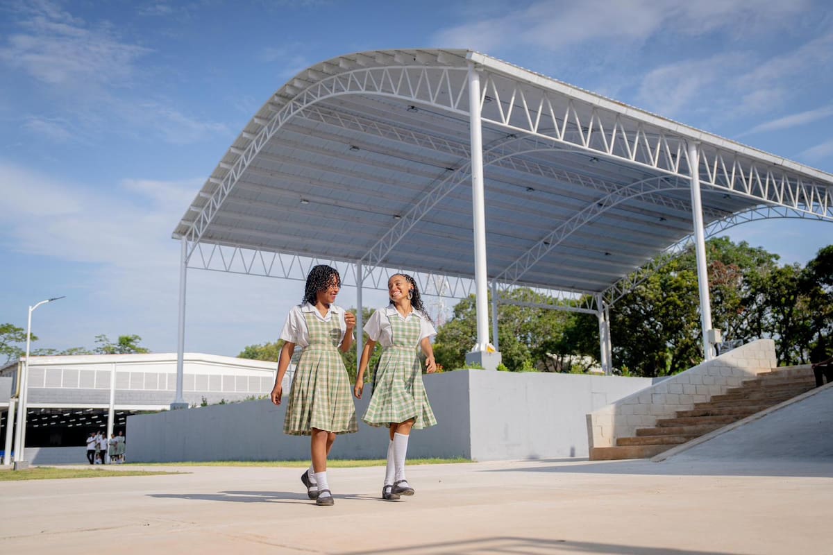 Gobernación de Bolívar entrega megacolegio en San Martín de Loba