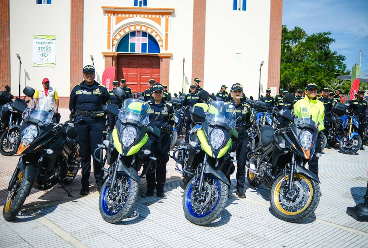 La Gobernación del Atlántico hizo entrega de 69 motos a la fuerza pública, con una inversión de 6.000 millones de pesos.//Cortesía.