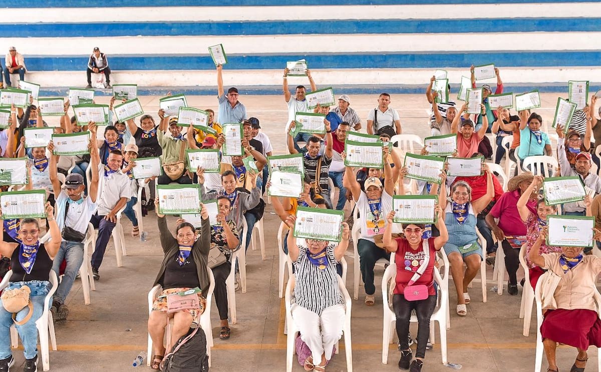 Las beneficiarias mostraron su agradecimiento con la entrega. // Cortesía