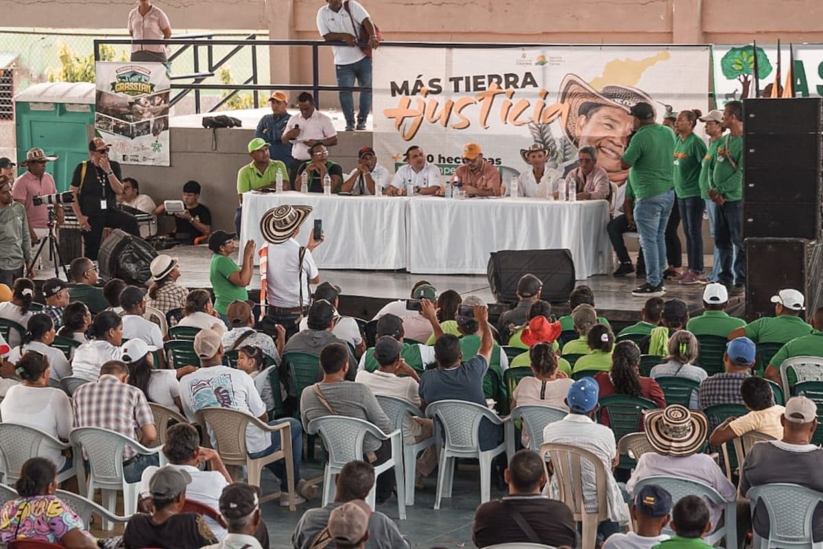 Entregan titulación de la finca ‘Cachenche’: ya es propiedad de campesinos