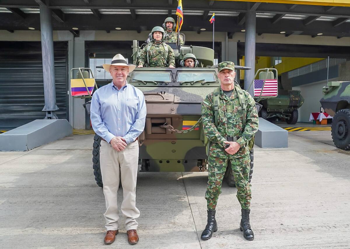 11 vehículos blindados ASV M1117 Guardián fueron entregados de manera simbólica. // Foto: Colprensa - Camilo García