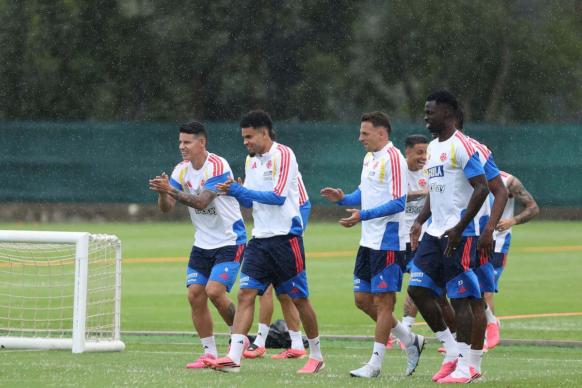 Jugadores de Colombia entrenan este domingo en Guadalajara (México). //Foto, EFE: Francisco Guasco