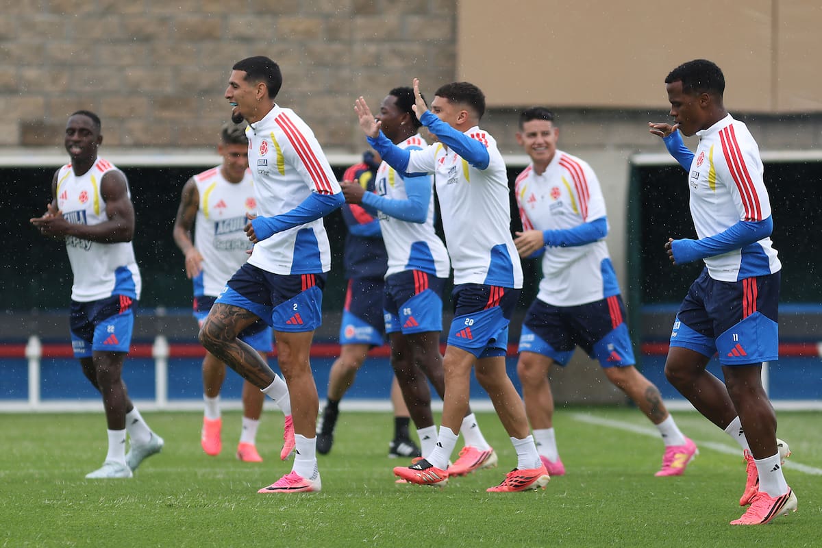 Jugadores de Colombia entrenan este domingo en Guadalajara (México). //Foto, EFE: Francisco Guasco