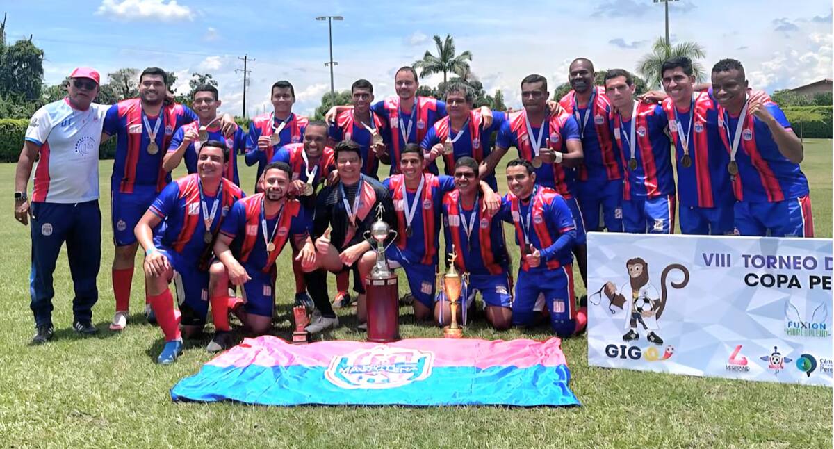 Equipo masculino del Magdalena que participará en el Torneo Nacional de Fútbol Médico y del Simposio de Salud en el Deporte que se celebrará en Barranquilla.//Cortesía Prensa Torneo de Fútbol Médico.