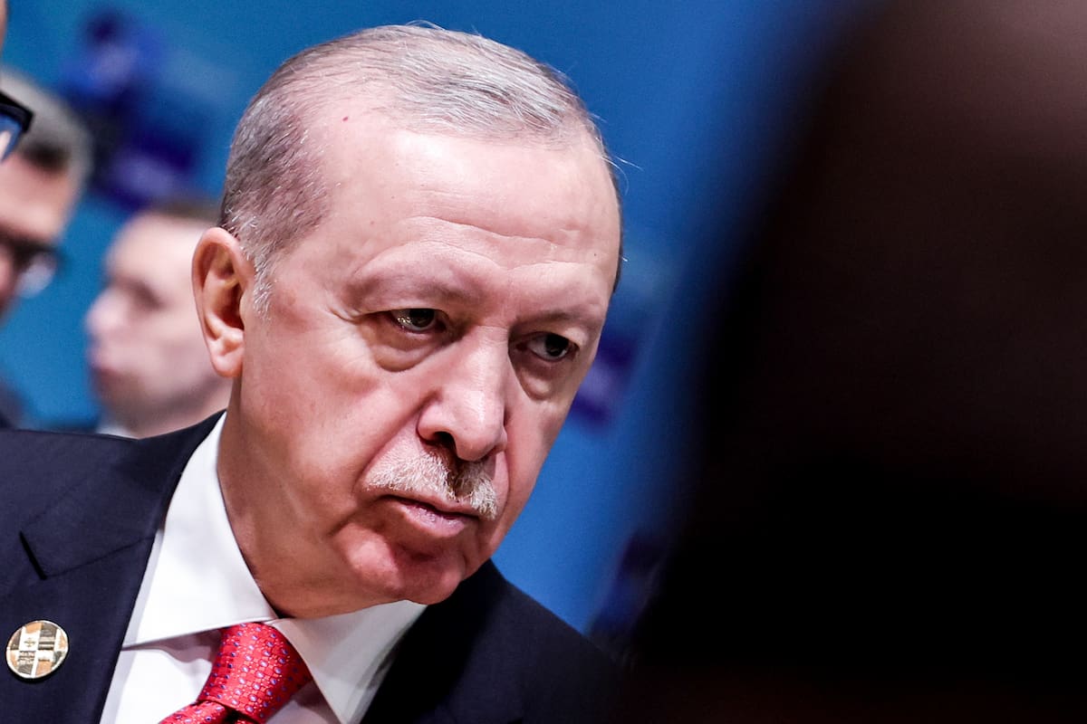 Este fue el exclusivo revólver que Erdogan regaló a los líderes de la OTAN