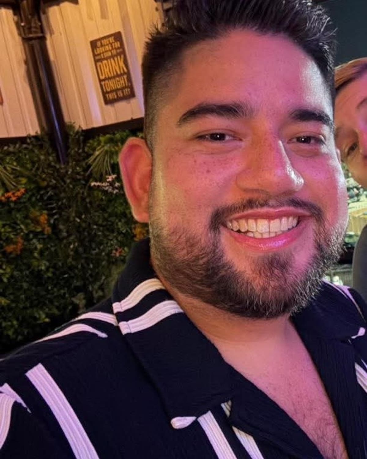 Eric Fernando Gutiérrez Molina, Auxiliar de Vuelo de American Airlines.