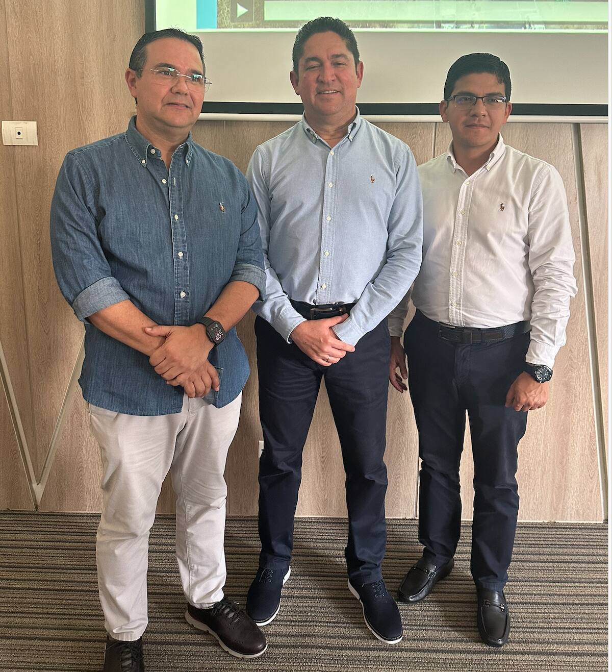 Ernesto Carvajal, representante legal de la concesionaria Autopistas del Caribe, junto a Héctor Carbonell, de CCCI Norte y el interventor de Autopistas del Caribe.//El Universal.