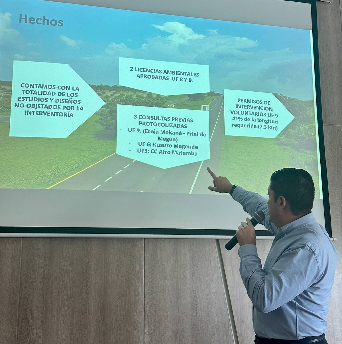 Ernesto Carvajal, representante legal de la concesionaria Autopistas del Caribe, hablando de los proyectos de dobles calzadas de Atlántico y Bolívar.//El Universal.
