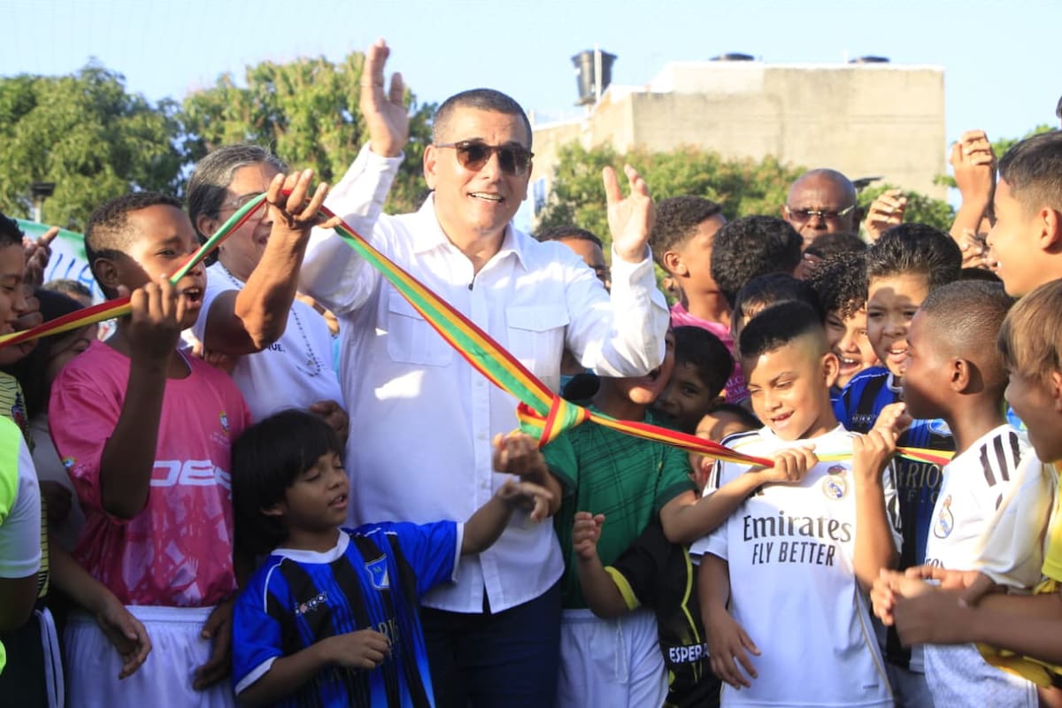 Inauguración del nuevo escenario deportivo en Villas de la Candelaria. // Foto: Julio Castaño - El Universal.