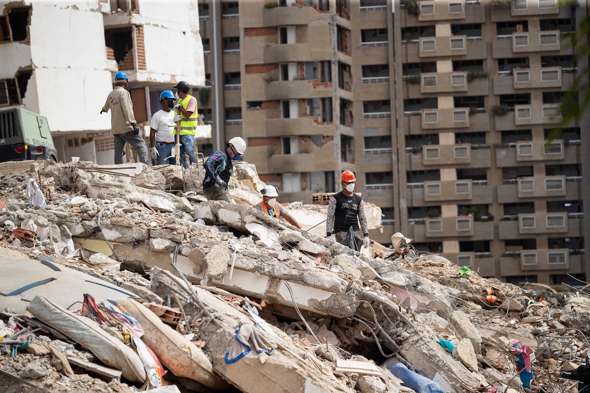 Escombros tras terremotos en Venezuela. // Foto: EFE/ Ronald Peña R