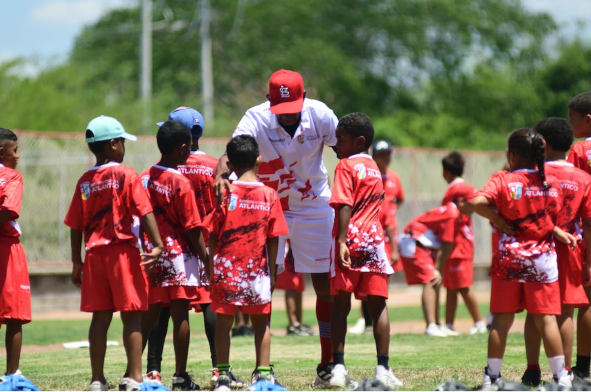 Gerónimo Blanca es el principal instructor de la Escuela de Formación de Béisbol en la que participarán 80 Nilos y niñas del sur del Atlántico.//Cortesía.