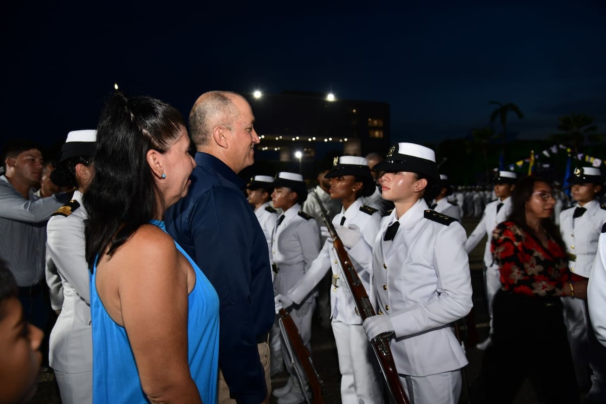 Las familias también hicieron parte de la ceremonia de iniciación de su carrera militar // Cortesía: ENAP.
