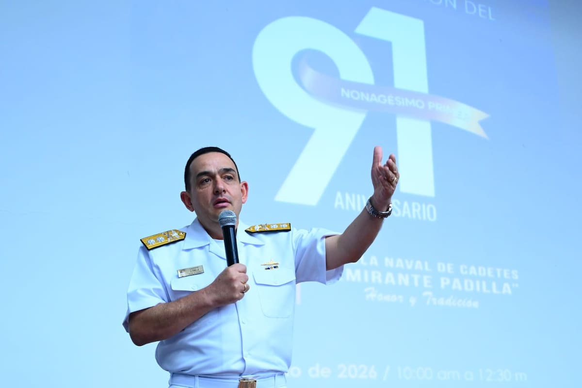 El Contralmirante John Henry Ruiz Murcia, estuvo presente en la ceremonia militar del aniversario 91 de la Escuela Naval de Cadetes "Almirante Padilla". // Foto: Cortesía - Armada de Colombia.