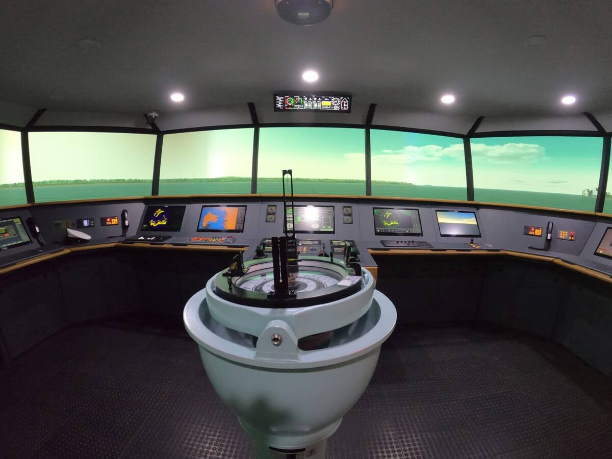 Vista del simulador de puente full mission 360 grados que tiene el Centro de Investigación, Desarrollo e Innovación para Actividades Marítimas de la ENAP.// Foto: cortesía
