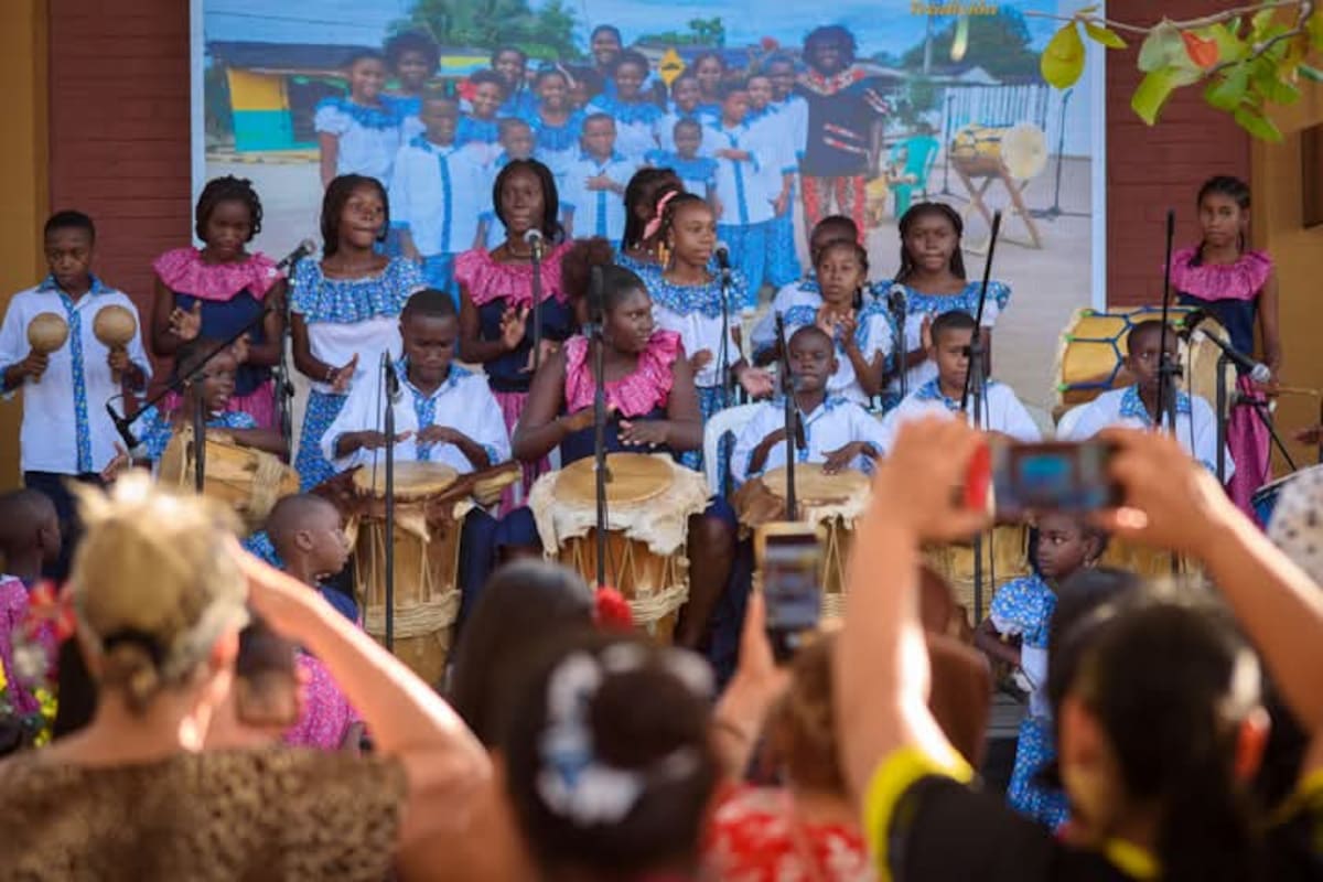 Famia rí Tabalá: la escuela que mantiene vivo el tambor palenquero