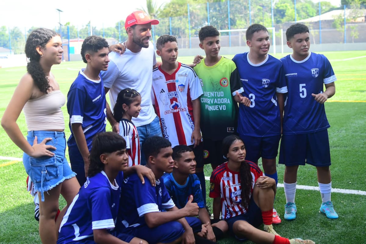 Tomás Díaz, referente del baloncesto colombiano; Alex Cujavante, entrenador de la Liga de Patinaje del Atlántico; y Raúl Pinzón, exboxeador profesional y entrenador de la Liga de Boxeo del Atlántico; y Sebastián Viera, en fútbol, acompañarán también la formación de los participantes.//Cortesía DPGDA.