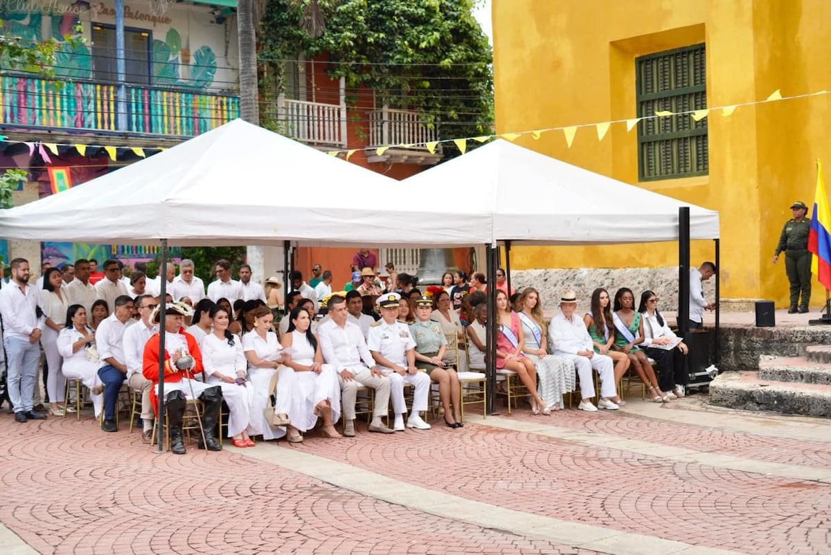 La Alcaldía de Cartagena entregó este lunes 11 de noviembre la escultura del Grito de Independencia de Cartagena renovada. // Cortesía