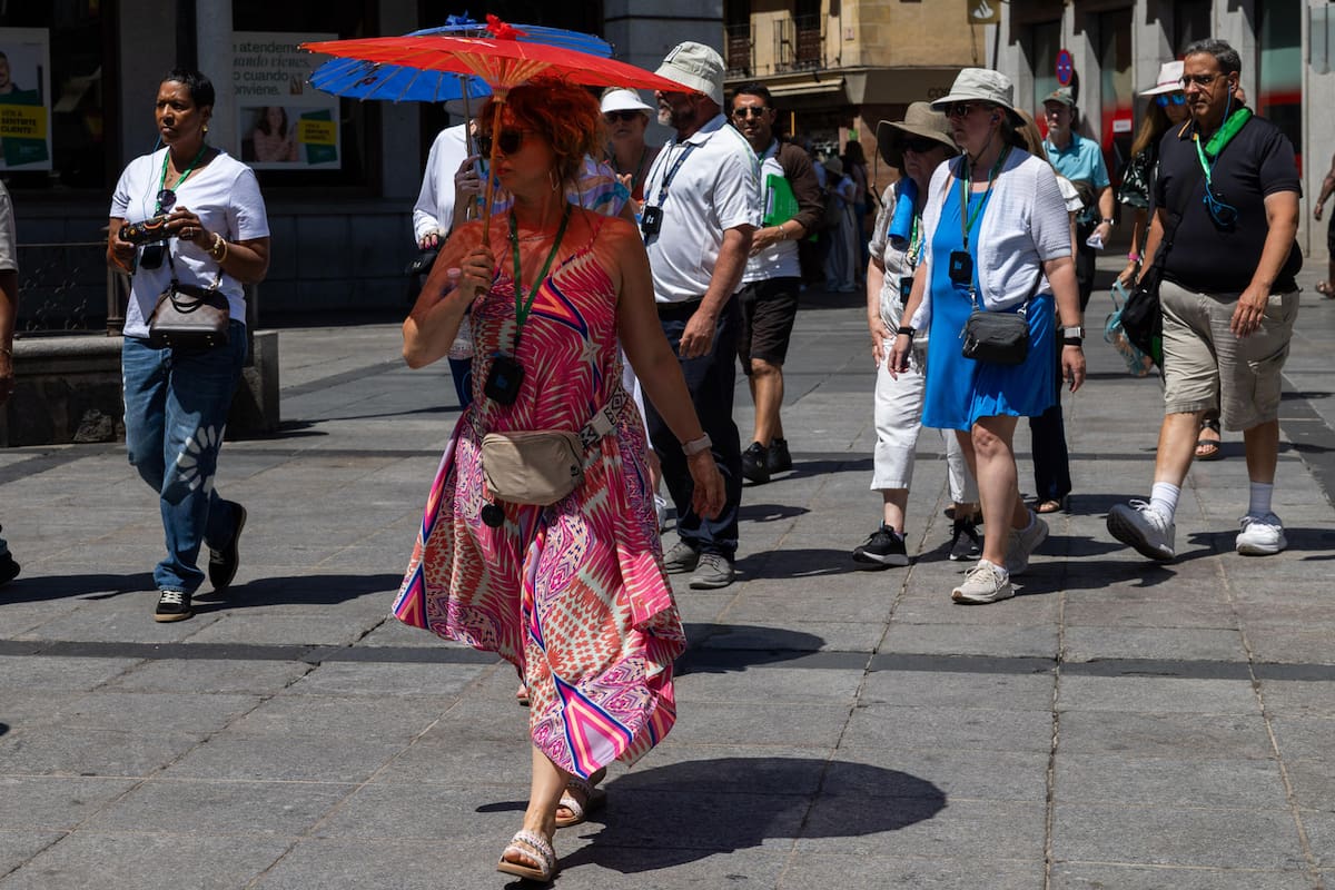 Expertos hacen una advertencia por las olas de calor y el corazón. // Foto: EFE/Ángeles Visdómine.
