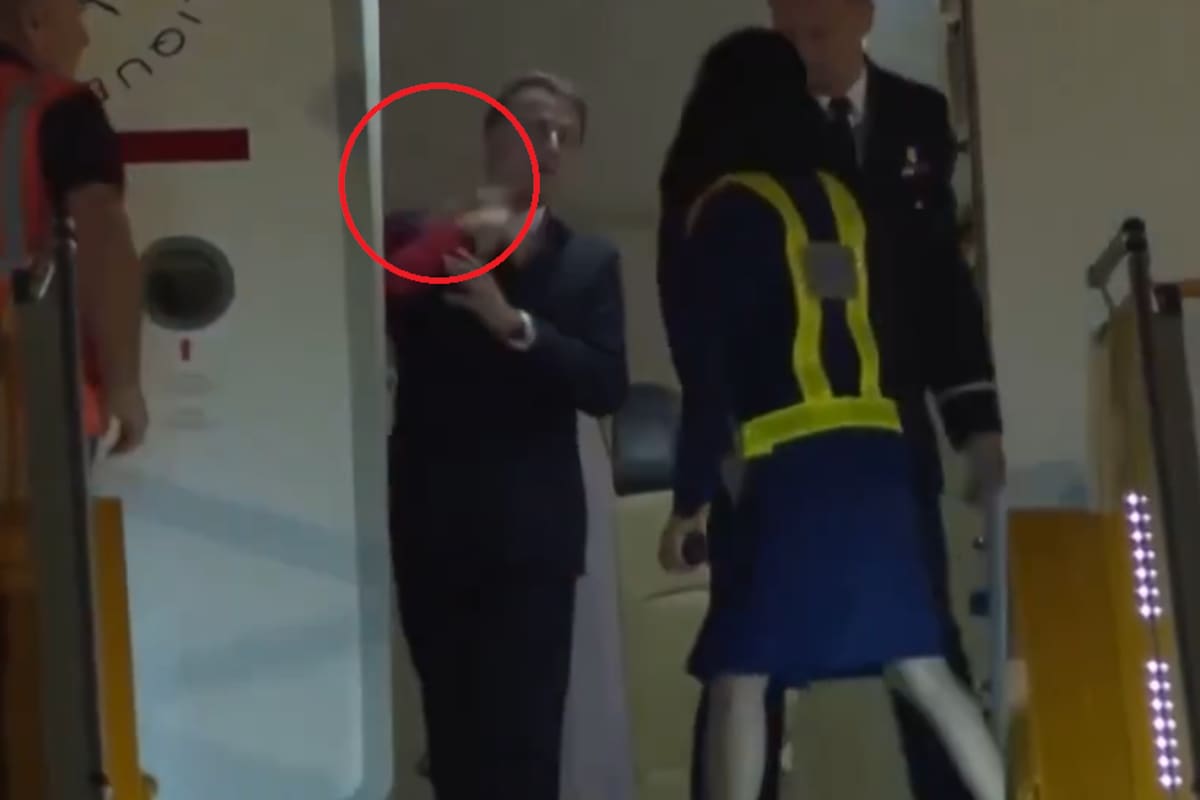 Esposa de presidente de Francia lo “abofetea” en público y el video se hace viral