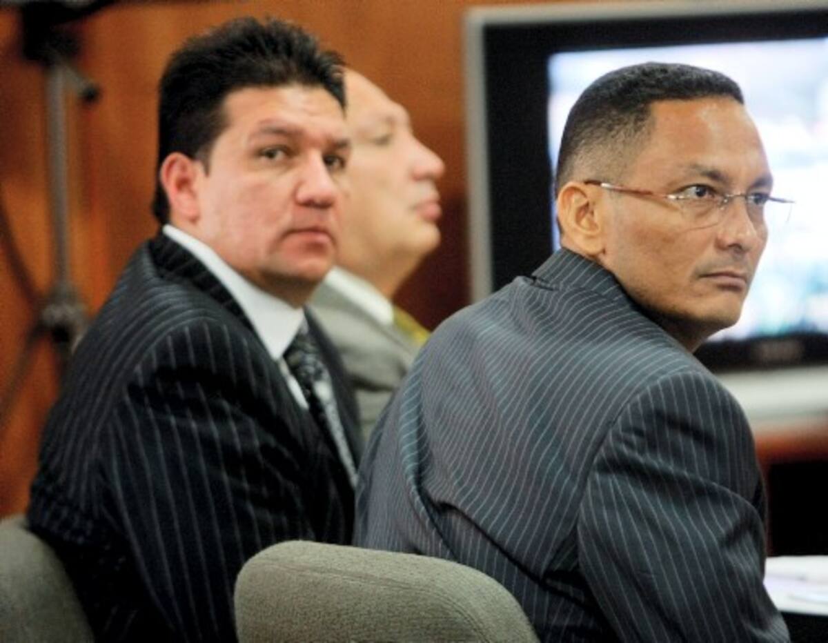 Úber Enrique Bánquez, alias ‘Juancho Dique y Éd-war Cobos Téllez, alias ‘Die-go Vecino, ex comandantes del bloque ‘Montes de María y del frente Canal del Dique, de las autodefensas, durante una audiencia por la masacre de Mampuján. archivo