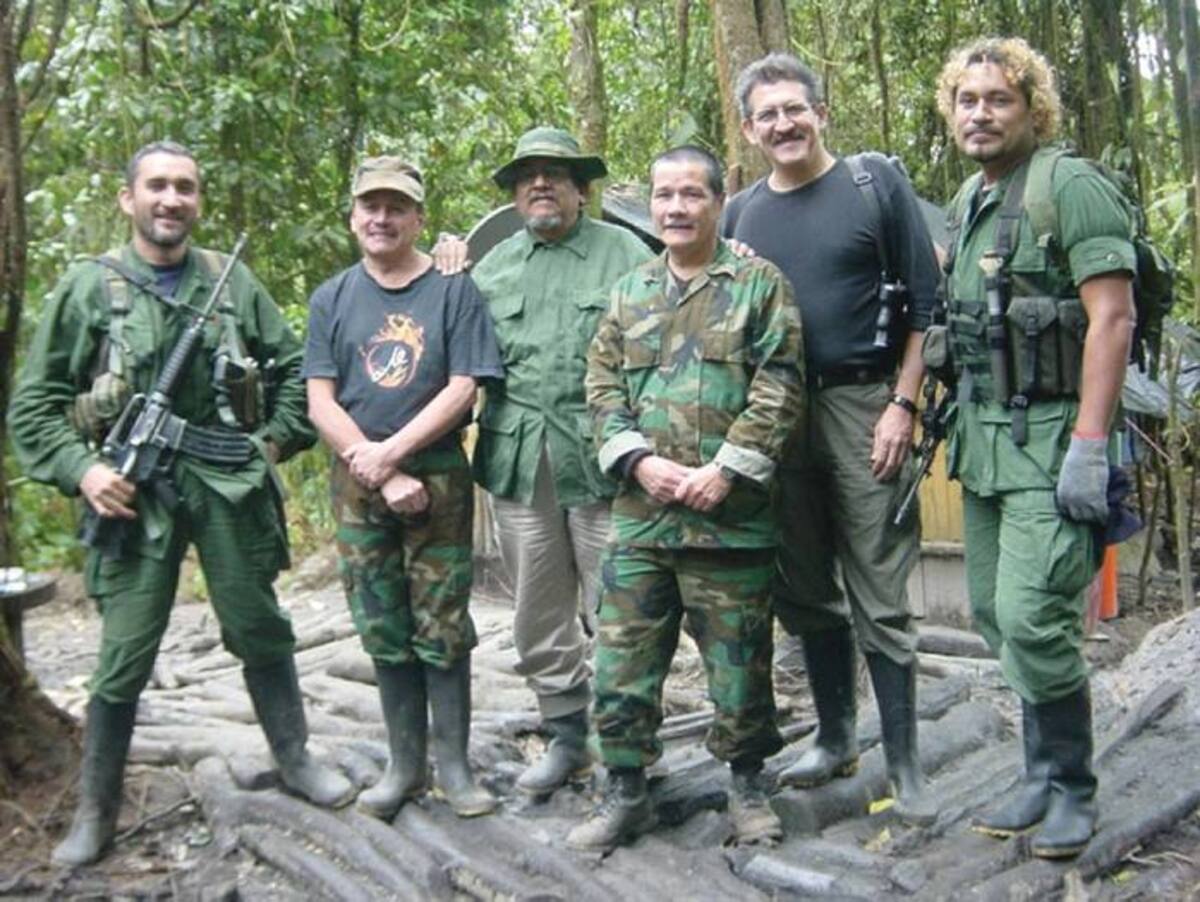 Guerrilla del Eln, en la foto de izquierda a derecha, Pedro Durán alias Moisés; Israel Ramírez, alias Pablo Beltrán; Rafael Sierra, alias Ramiro Vargas; Nicolás Rodríguez, alias Gabino; Eliécer Chamorro, alias Antonio García; y Ogli Padilla, alias Fabián. COLPRENSA