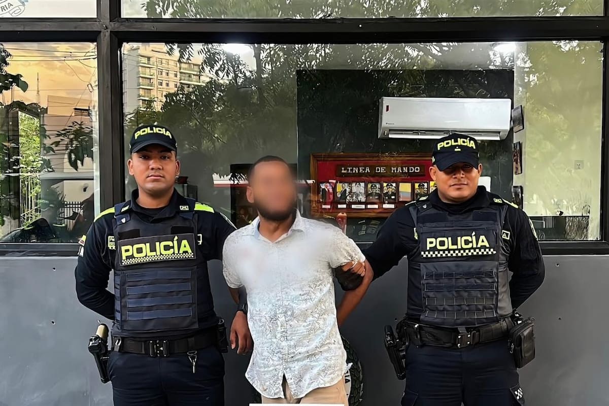 ¡Se pasó de licor! Lo capturaron en La Quinta y esto le hallaron los policías