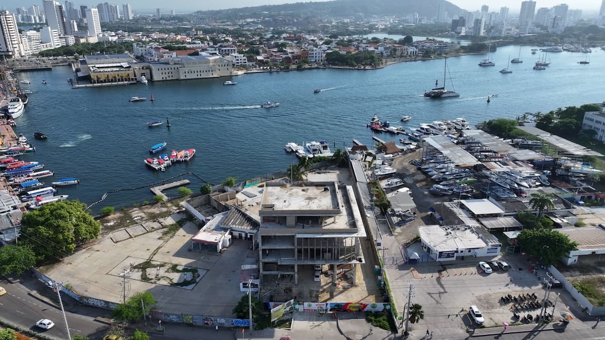 Las obras de construcción en la nueva estación de Bomberos, comenzaron el 31 de diciembre de 2024. // Foto: Cortesía - Alcaldía de Cartagena.