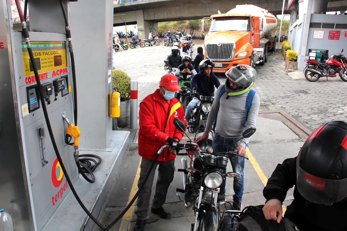 El precio de la gasolina subirá desde el 1 de mayo en Colombia. // Foto: Leonardo Castro - Colprensa