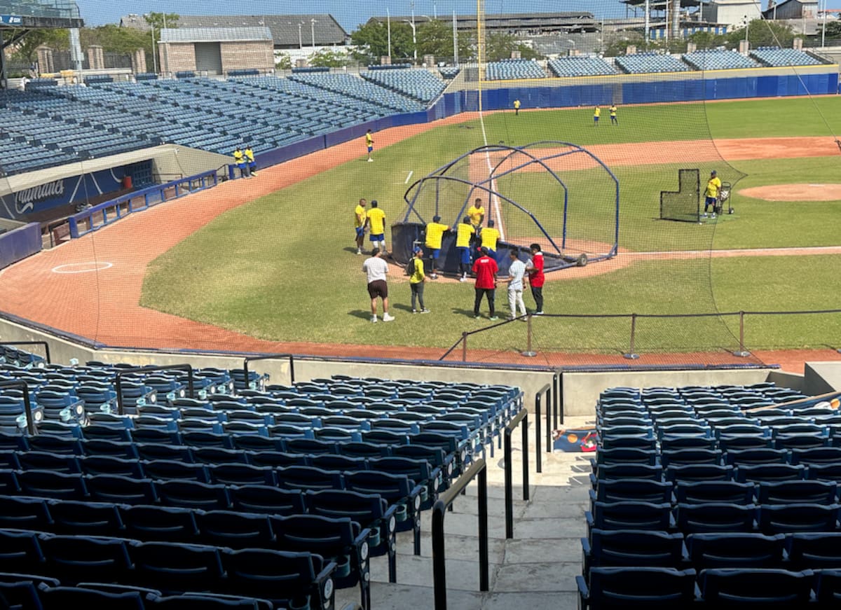 La novena de Colombia que estará en los Juegos Centroamericanos y del Caribe 2026 a celebrarse en Santo Domingo, República Dominicana, se fogueará ante prospectos de la novena Caimanes de Barranquilla.//El Universal.
