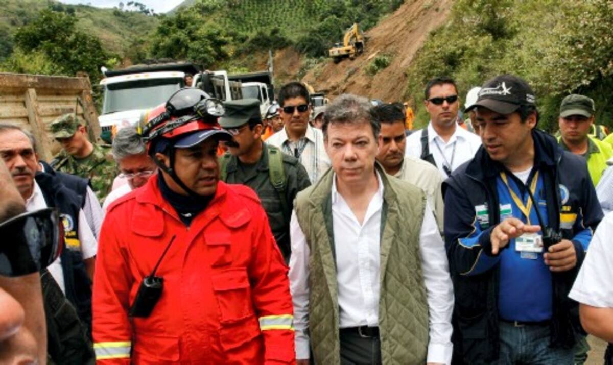 El presidente Juan Manuel Santos visitó hoy el lugar del alud.