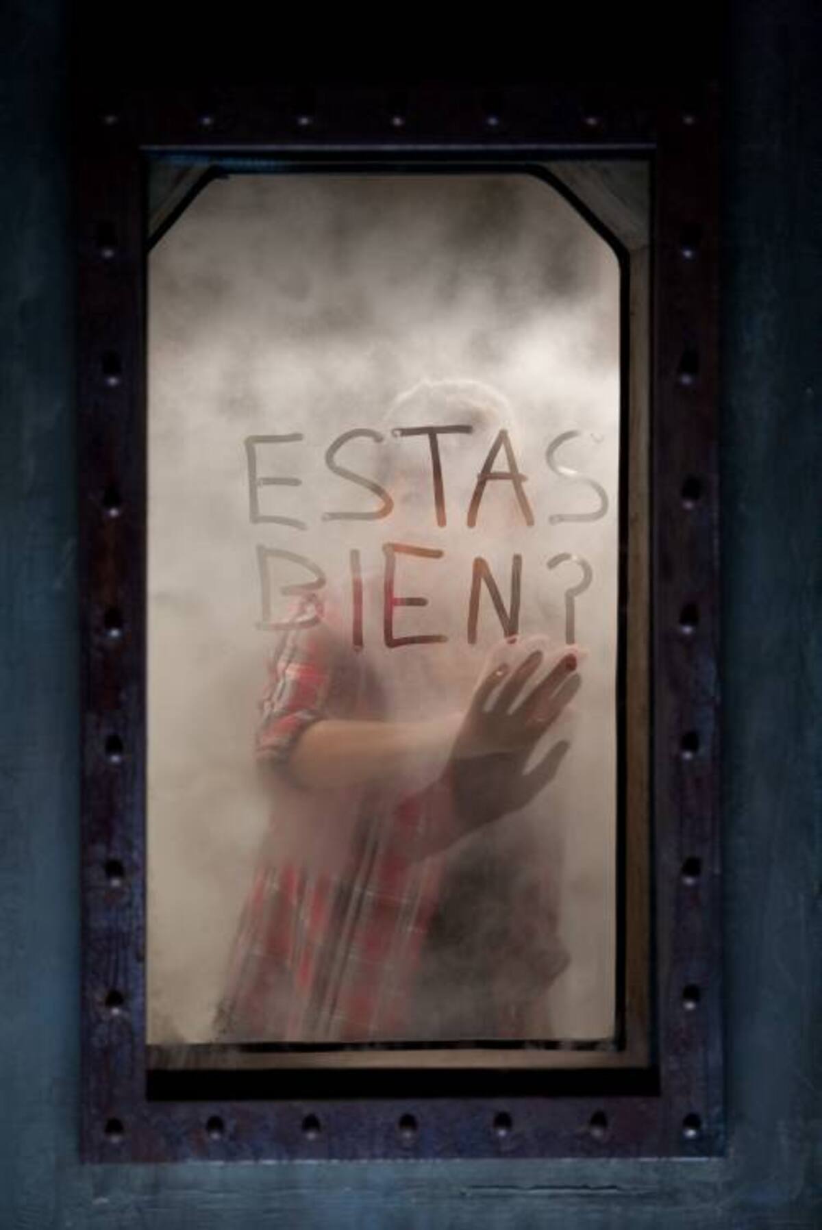Es una película de suspenso, impecablemente filmada y precisa en lo que busca, mantener al público sin aliento durante 90 minutos, teniendo como reto, superado, el contar dos veces la misma historia desde diferentes ángulos.