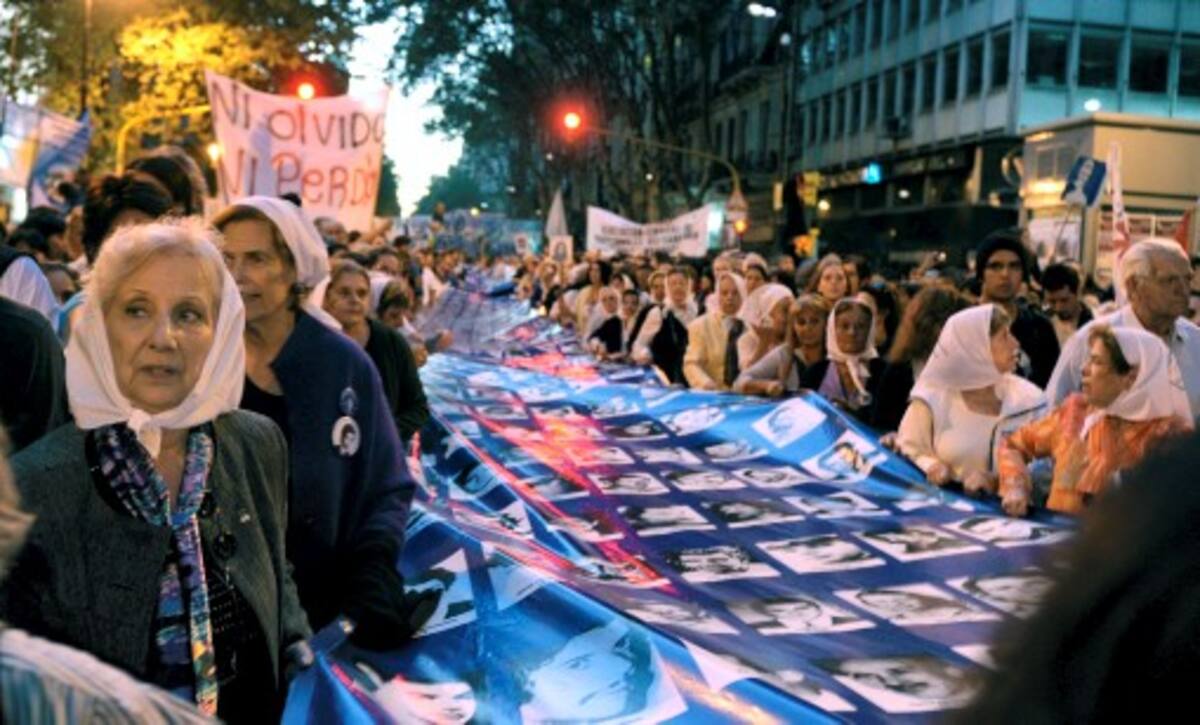 Abuelas Plaza de Mayo siguen en su lucha por recuperar niños robados y dados en adopción durante la dictadura militar.. ARCHIVO