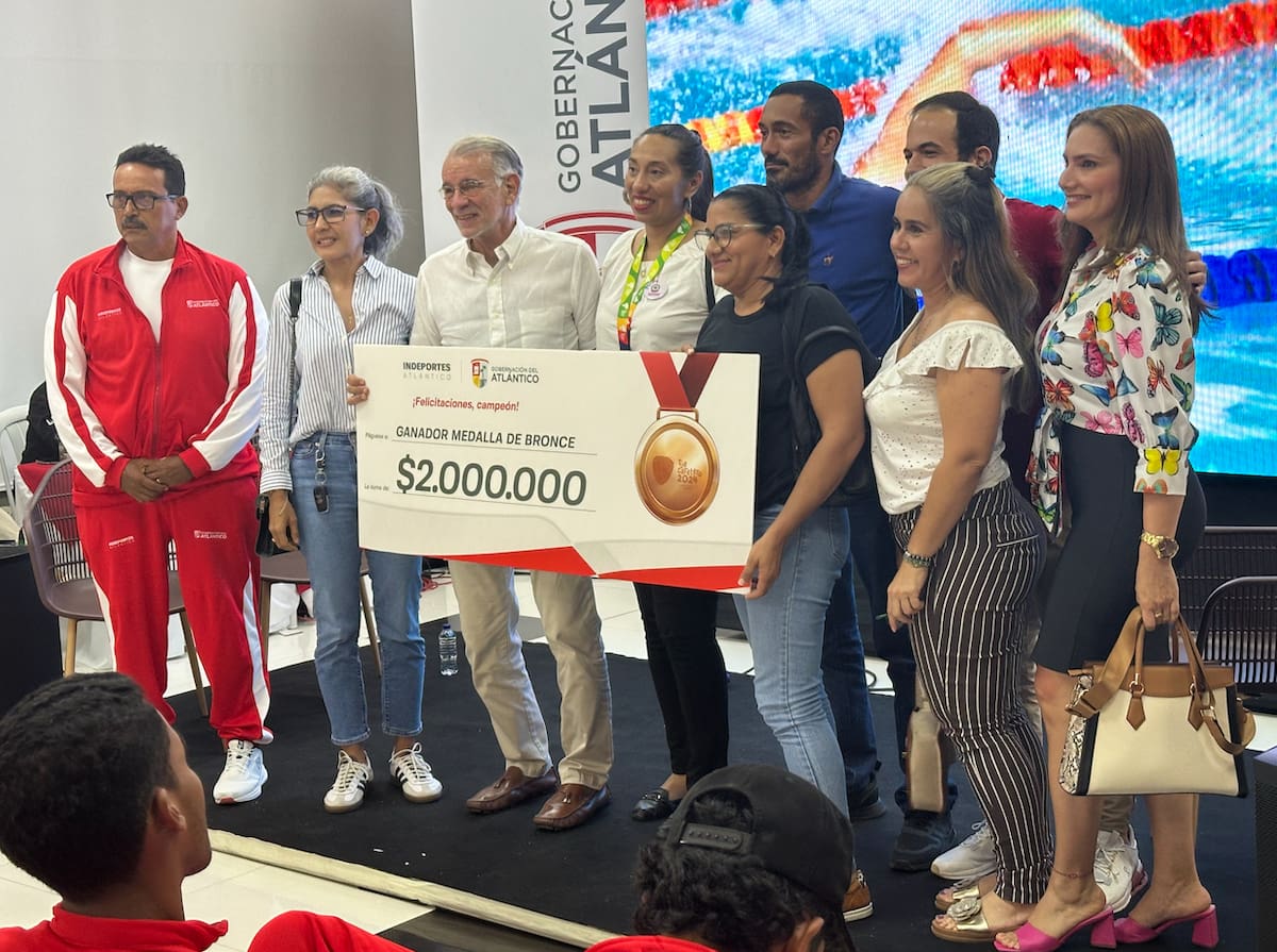 Los padres de familia también estuvieron en el acto de entrega de estímulos a los deportistas del Atlántico por parte de la Gobernación del Atlántico.//El Universal.