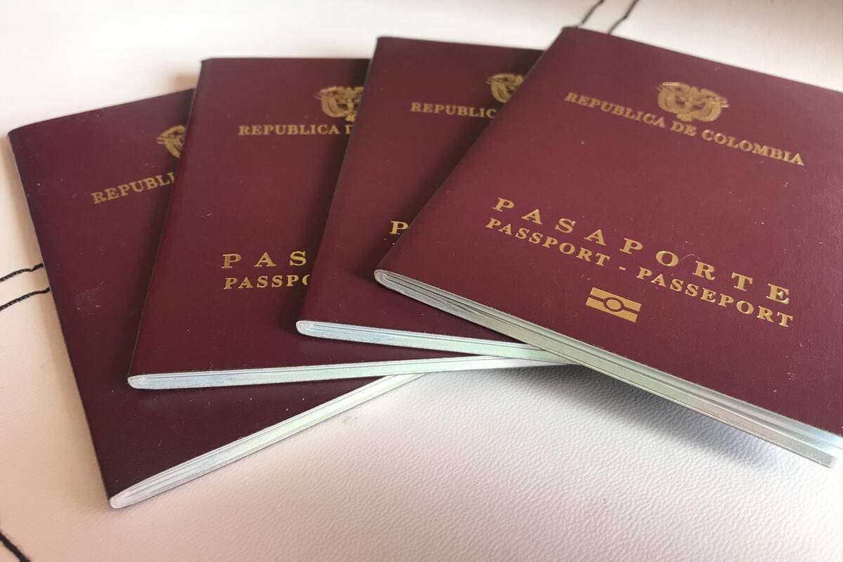El pasaporte le permite a los colombianos viajar al exterior.