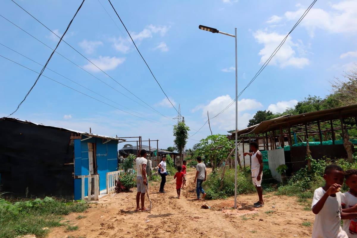 Sector La Roca de Cristo, en Cerros de Albornoz, por fin tiene agua y luz