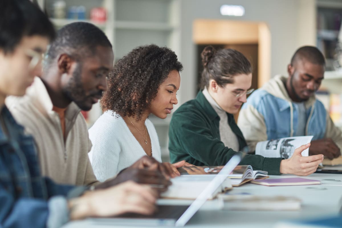 Los programas ofertados por el Sena van desde cursos cortos a carreras técnicas y tecnológicas en todos sus centros de aprendizaje. // Foto: Pexels.