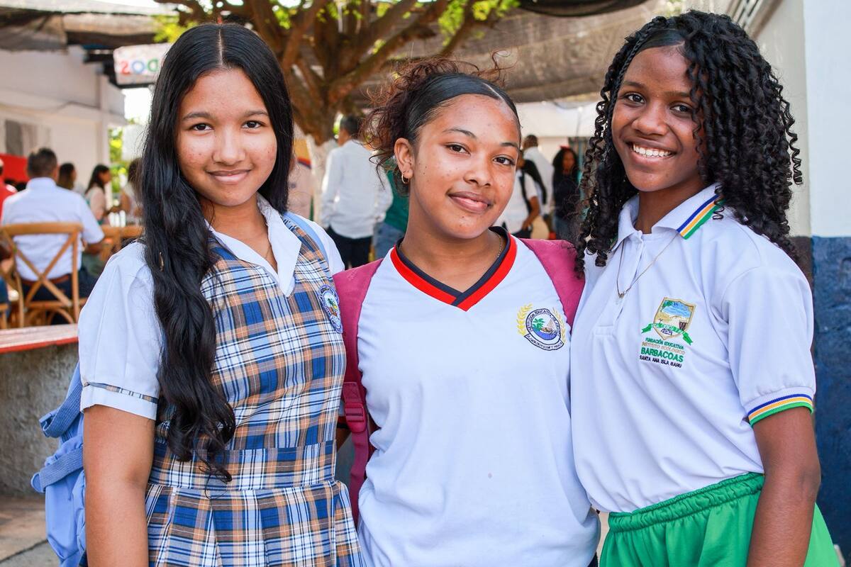 Estudiantes de Barú del programa OFFER, liderado por el Gobierno de Canadá, en alianza con el Ministerio de Educación Nacional y la Fundación Santo Domingo. // Foto: Cortesía.
