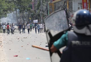 Cortan internet y telefonía en Bangladesh por violentas protestas con 28 muertos