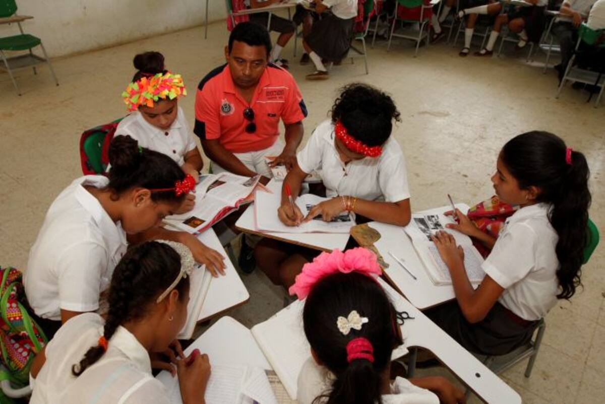 Serán 16 mil estudiantes los que se beneficiarán con el nombramiento de 441 docentes y 22 rectores, para eliminar la educación contratada en Bolívar. Julio Castaño-El Universal