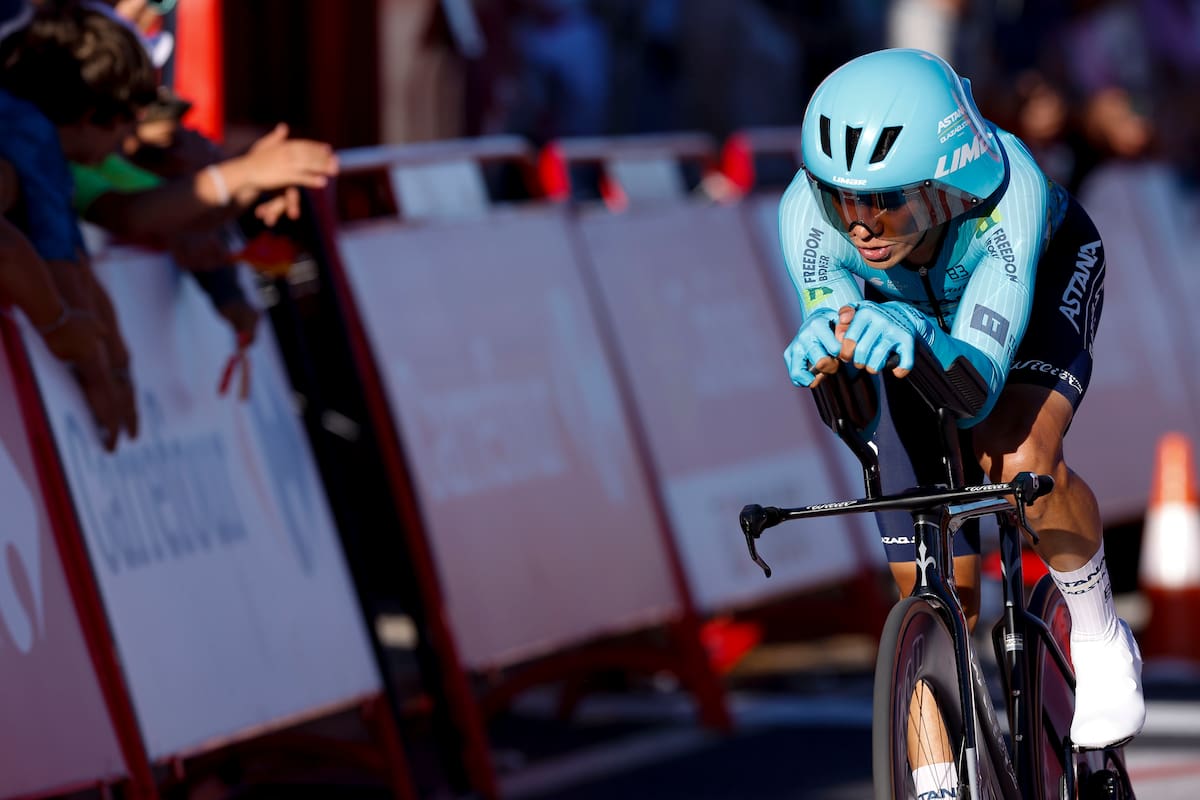 Ciclista colombiano firma con Ineos, uno de los mejores equipos de ciclismo