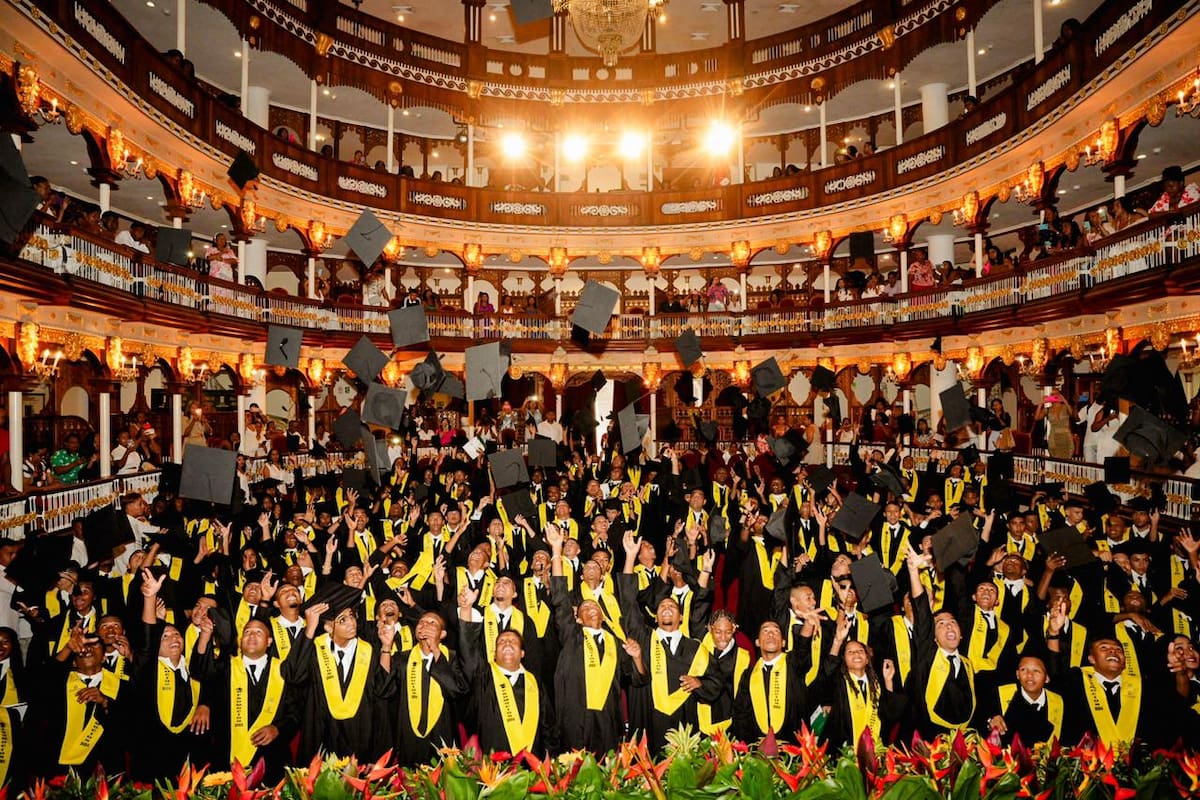 Etcar graduó a 600 jóvenes en oficios tradicionales para el futuro