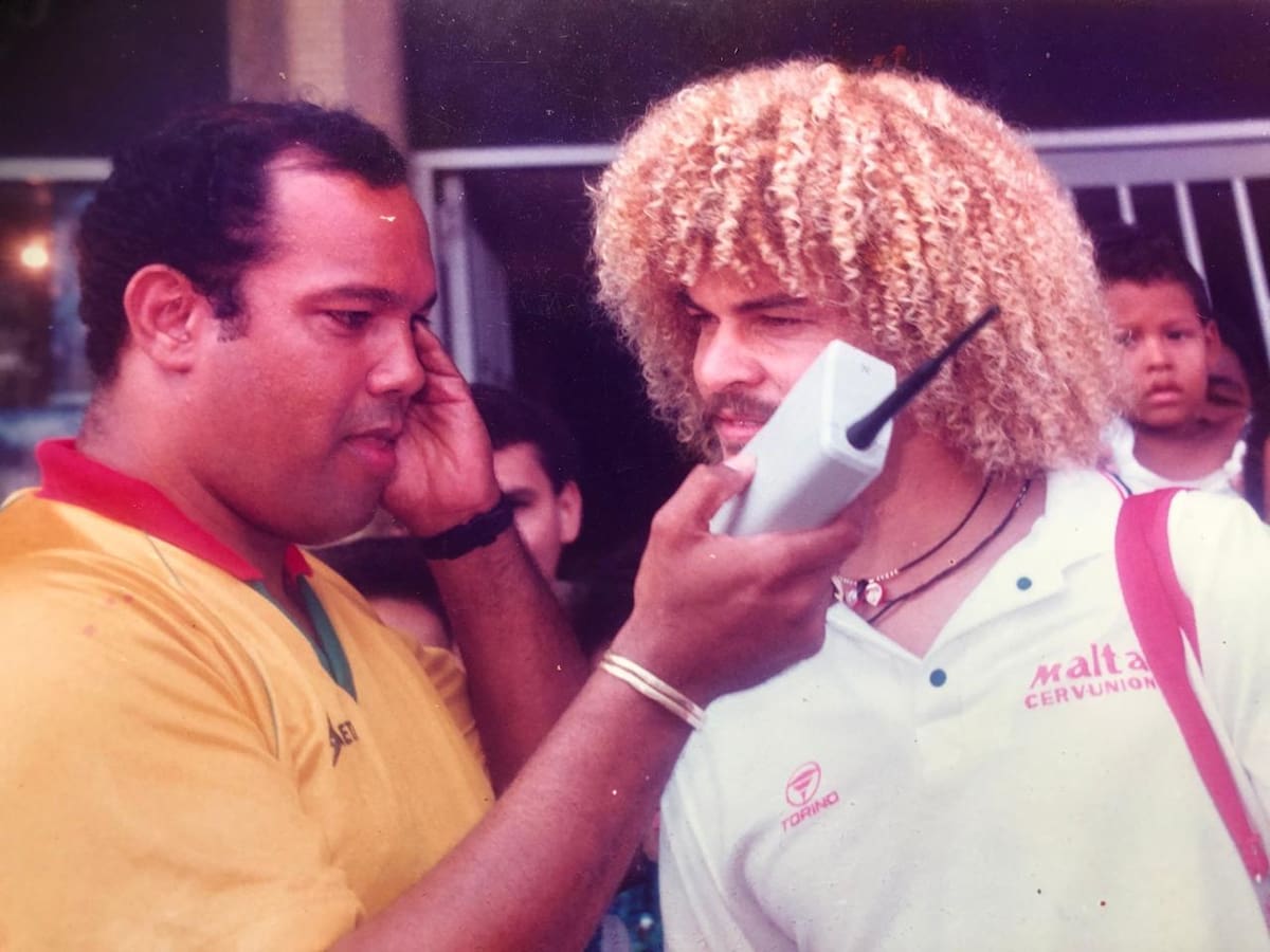 Eugenio Banea junto a Carlos "El pibe" Valderrama. //Cortesía