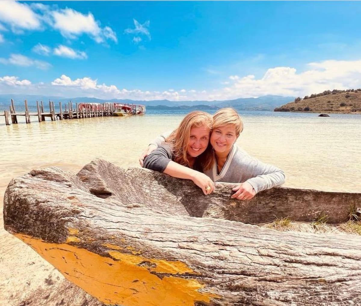 Eva Ferrer, exconsejera Presidencial para la Reconciliación, junto a Verónica Alcocer, exprimera Dama. // Foto: Cuenta de Instagram Verónica Alcocer - Colprena