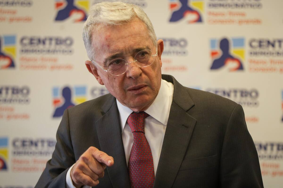 Uribe declara hoy ante juez por caso de soborno; clave para su defensa