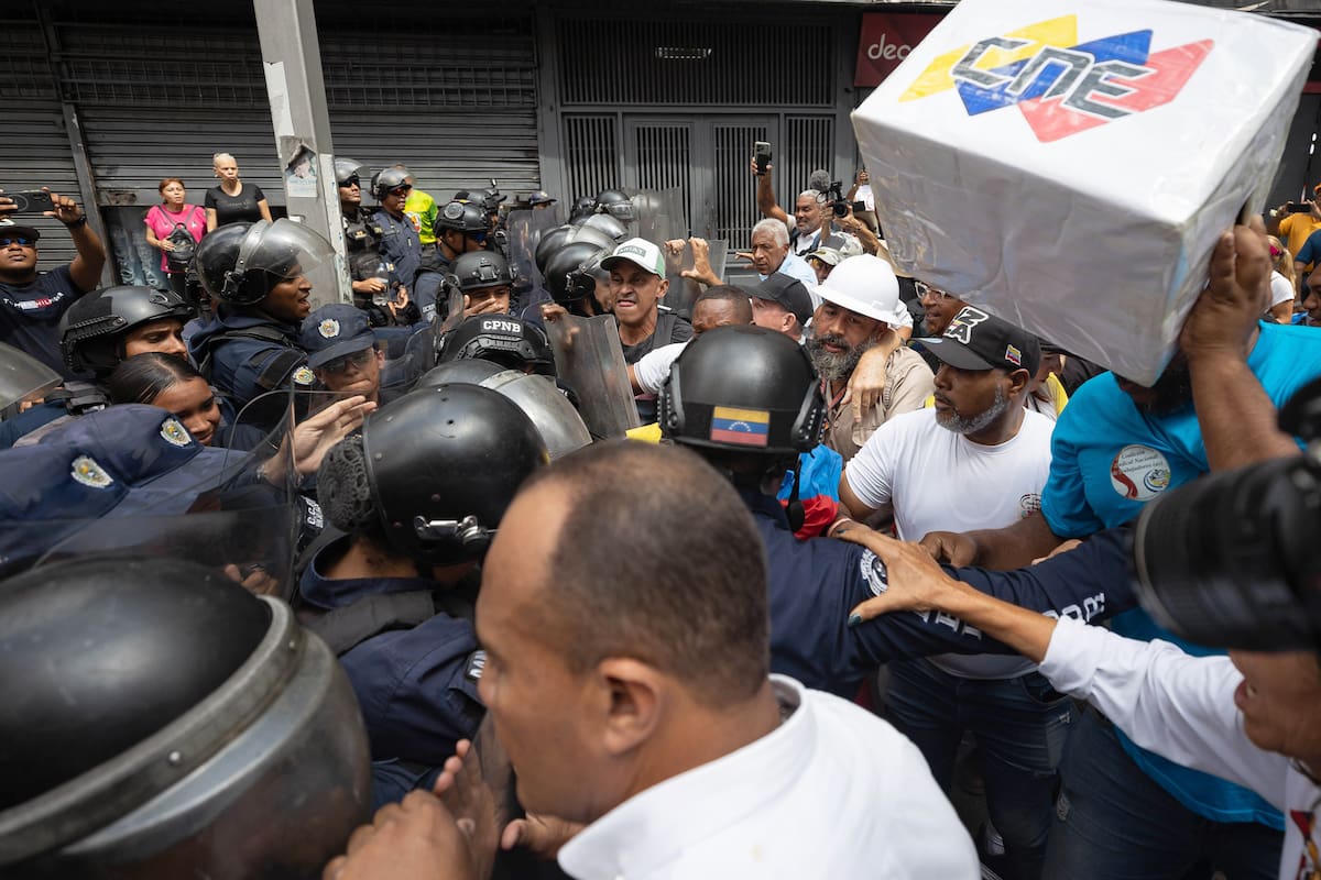 Seguidores de María Corina Machado exigen elecciones e indulto para presos políticos