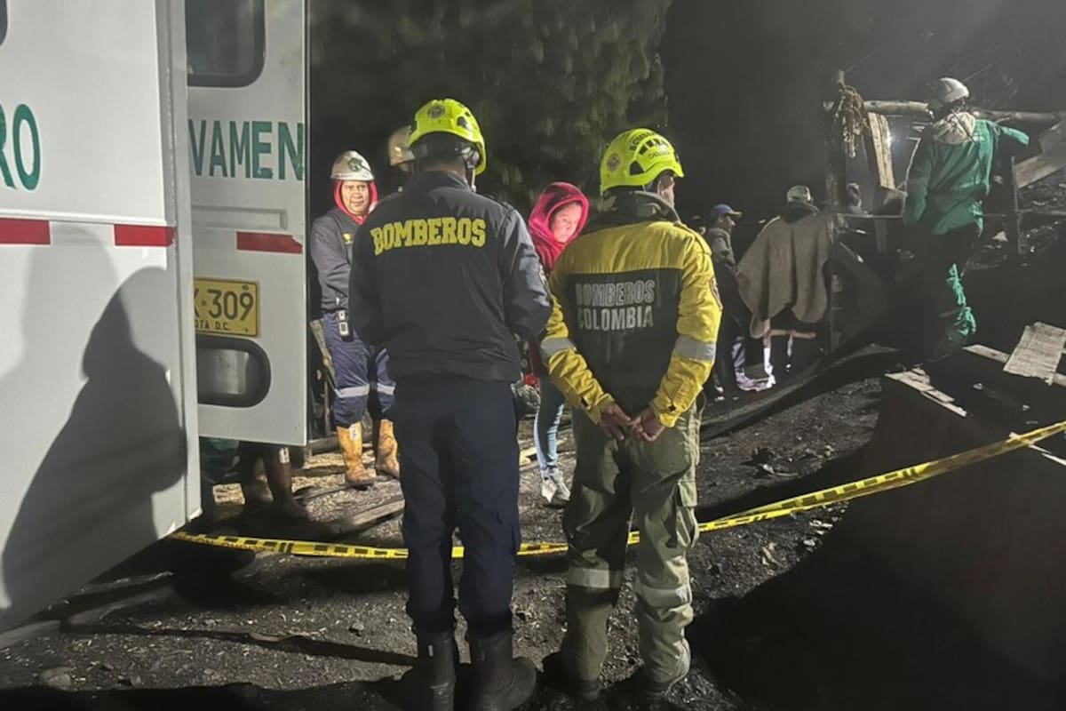 Explosión en una mina deja 6 mineros atrapados: no descartan que haya víctimas